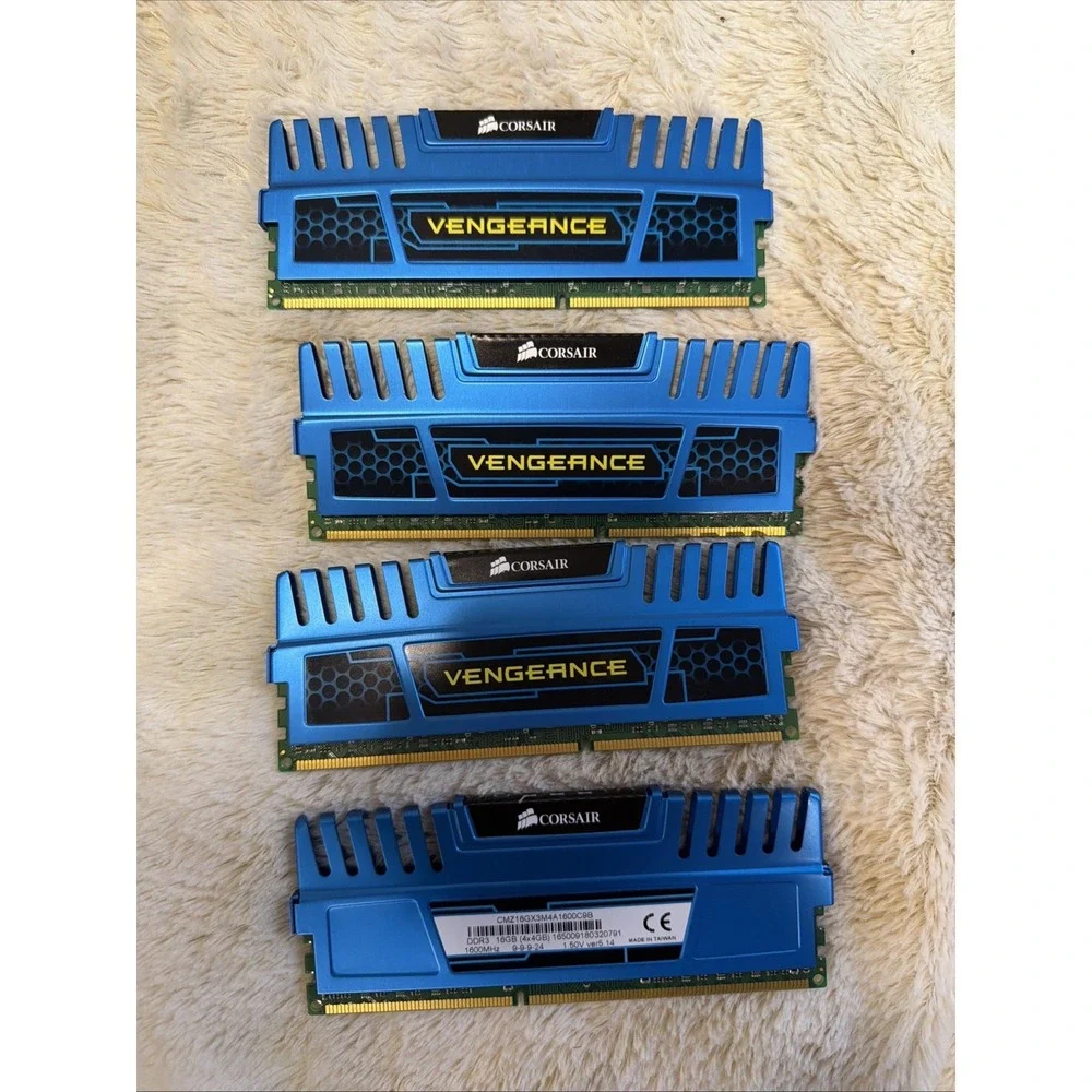 Corsair Vengeance DDR3 16GB (4x4GB)‎ 1600MHz PC3-12800 Desktop RAM Memory DIMM